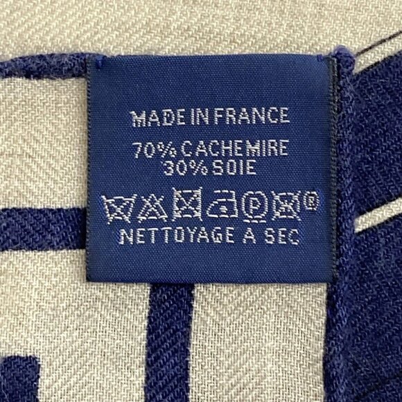 Auth HERMES Carrejean/Shawl Carre 140 - Beige Navy Cashmere Silk Scarf - Picture 7 of 7